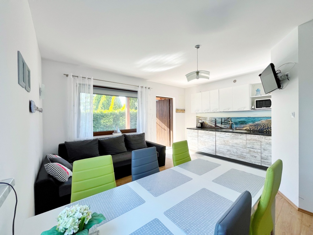 Dom jednorodzinny murowany (4 apartamenty) nad morzem - Sarbinowo k/ Mielna  - 10