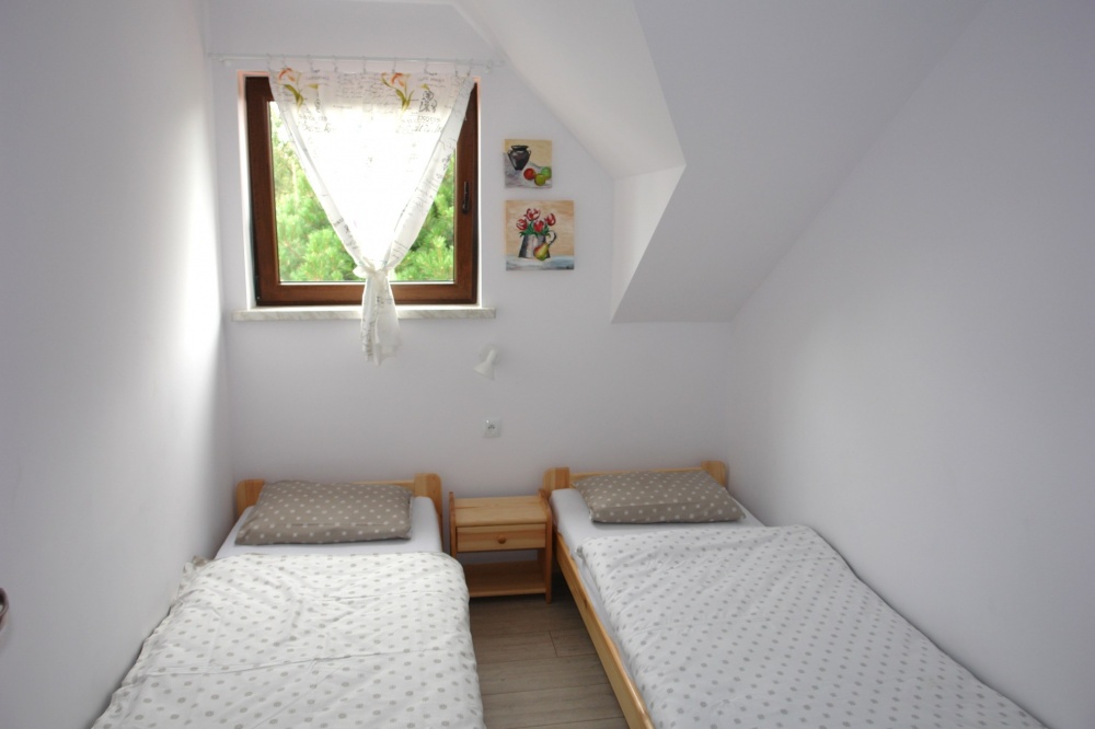 Dom jednorodzinny murowany (4 apartamenty) nad morzem - Sarbinowo k/ Mielna  - 15
