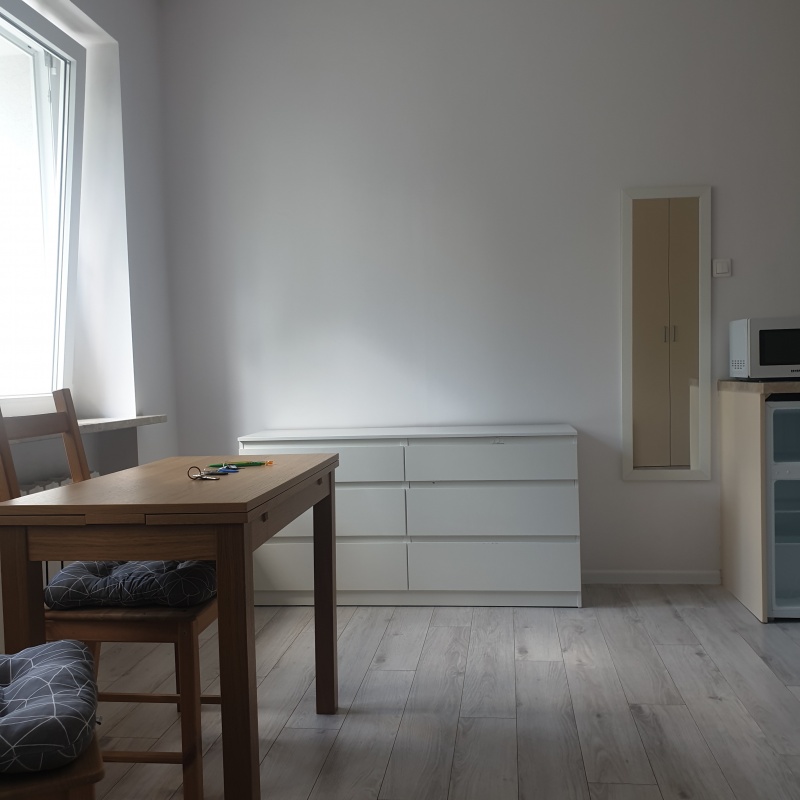Wynajmę  kawelerkę w bloku,w centrum obok parku staromiejskiego - 0
