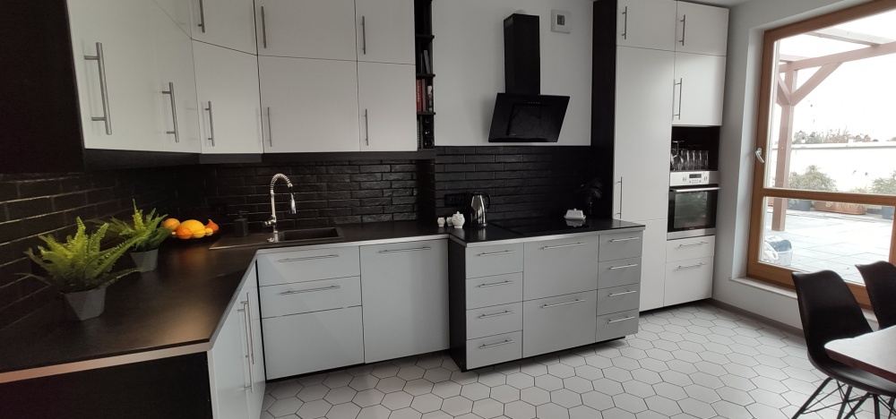 Piękny apartament z dużym tarasem i ogrodem na 3cim piętrze - 5