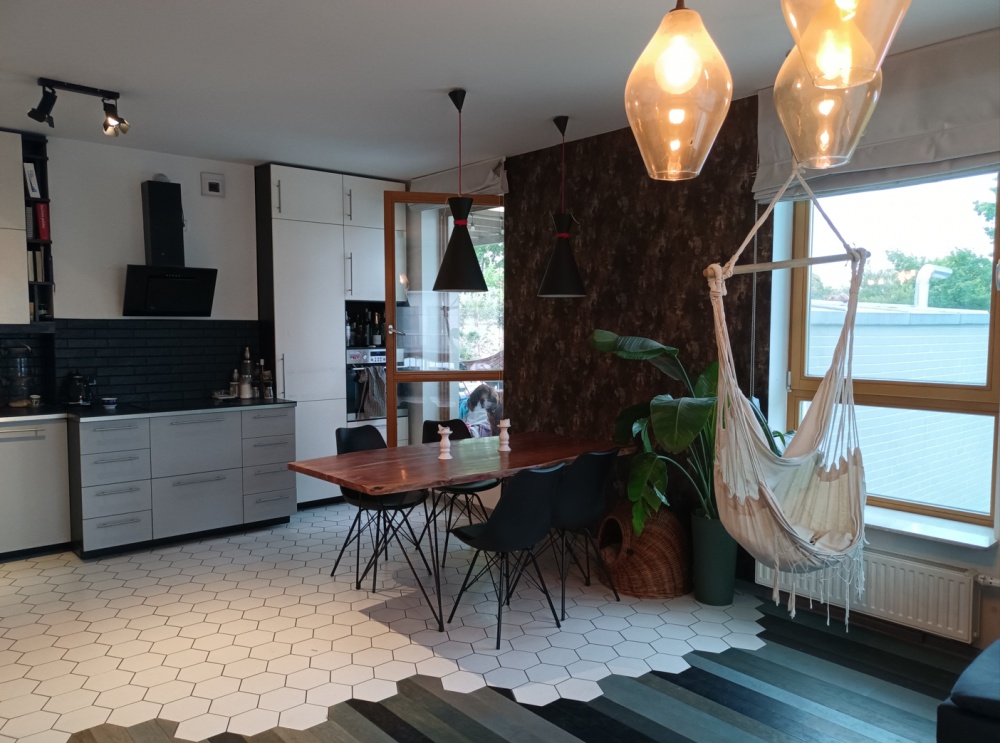 Piękny apartament z dużym tarasem i ogrodem na 3cim piętrze - 4