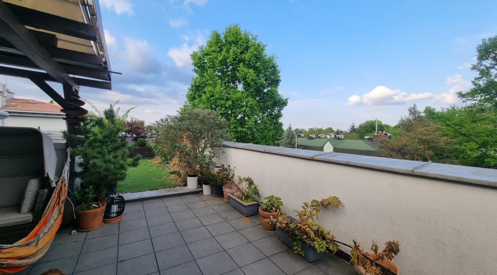 Piękny apartament z dużym tarasem i ogrodem na 3cim piętrze - 2