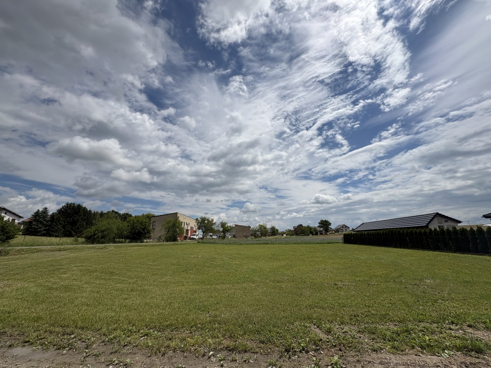 Atrakcyjna działka 800 m² pod dom i usługi | Pełne media | Dwustronny dojazd | Cicha okolica - 2