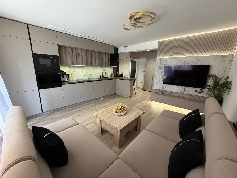 4 POKOJE | 76,1 m² | PO GENERALNYM REMONCIE | 2 ŁAZIENKI | KLIMATYZACJA | GOŁĘBIÓW II - 0