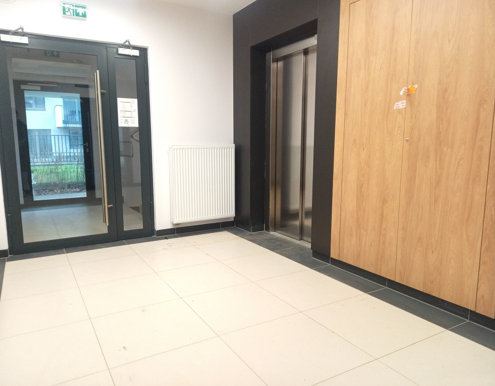 40 m2  / 2 POKOJE / OGRÓDEK / GARAŻ / METRO - bezpośrednio !!!! - 4