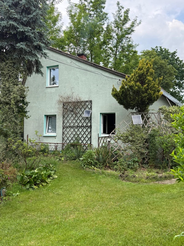 Siedlisko – dom parterowy z poddaszem, murowany, bud. gosp., wiata, 2200 m², pełne media, Rudzienko gm. Dobre - 1