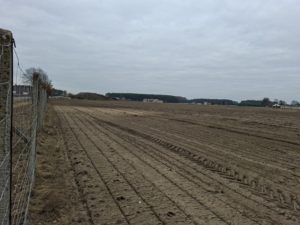 Syndyk sprzeda udział 3/8 w prawie własności nieruchomości gruntowej - Nuna, dz. ew. 300 - 1