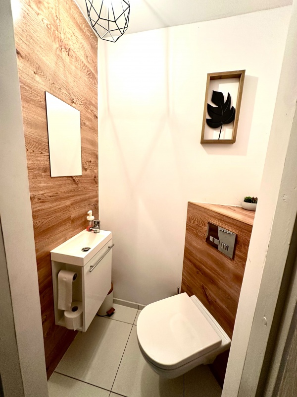 Opis Przestronne trzypokojowe mieszkanie 108 m² - 89 m² mieszkanie + 20 m² piwnice | po generalnym remoncie | Tarninów ul. Elizy Orzeszkowej | Wysoki parter | Balkon | 3 piwnice - 4