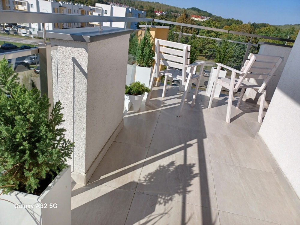 DUŻY APARTAMENT Z MOŻLIWOŚCIĄ ROZDZIELENIA+HALA GARAŻOWA 30m2 + 2 TARASY - 14