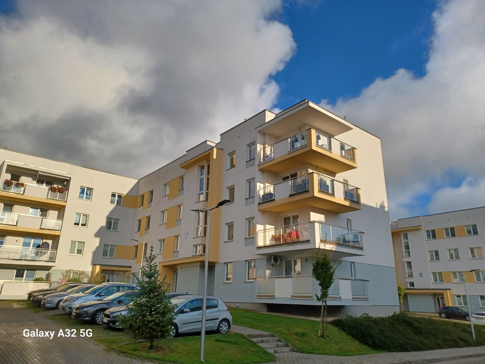 DUŻY APARTAMENT Z MOŻLIWOŚCIĄ ROZDZIELENIA+HALA GARAŻOWA 30m2 + 2 TARASY - 4