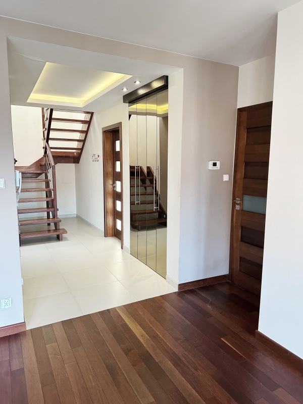 Mieszkanie 5 pokoi, 118 m² – przestrzeń jak w domu - 8
