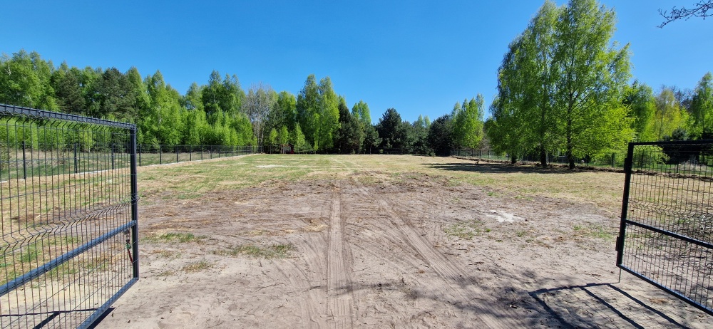 Sprzedam działkę budowlaną 2800m2 40x70m  - 0