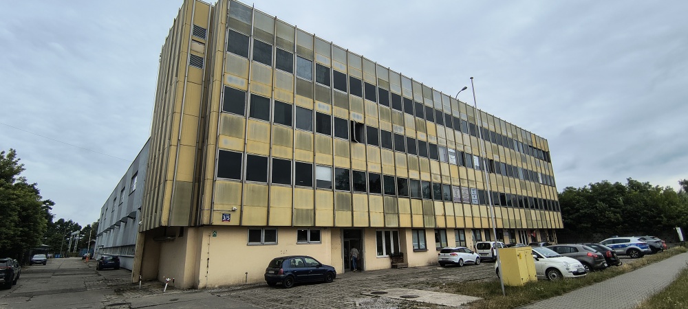 Do wynajęcia lokale biurowe, usługowe oraz hale magazynowe - 0