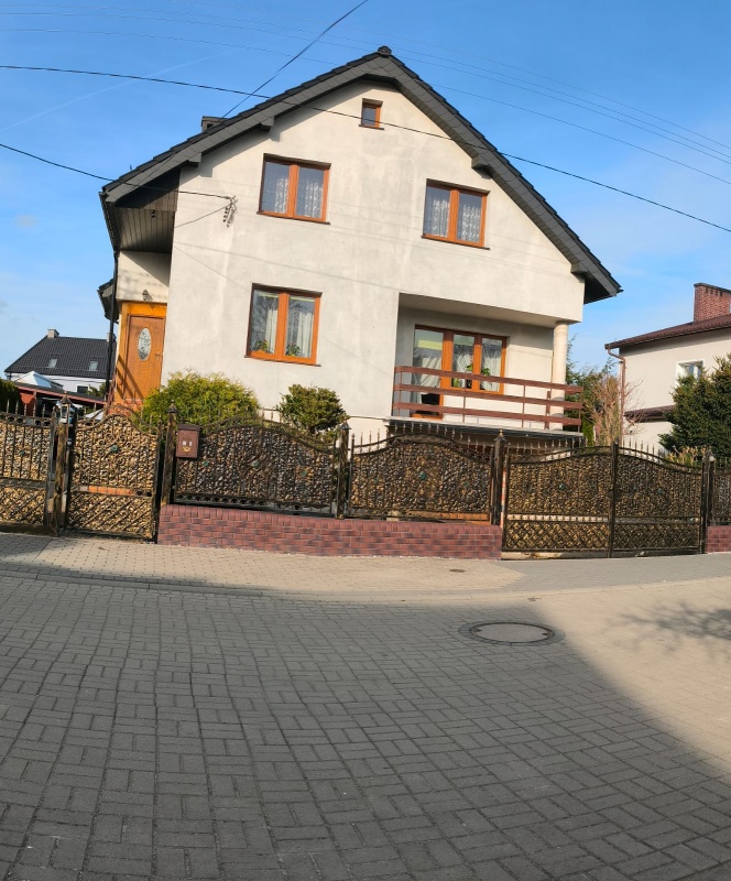 Wyjatkowy dom jednorodzinny na sprzedaż w spokojnej okolicy.!!!! - 0