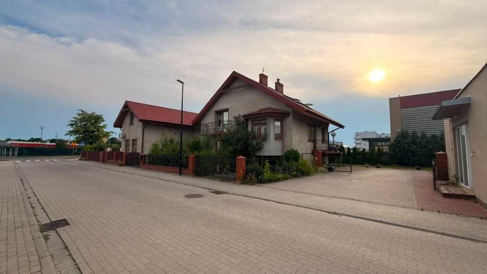 REPREZENTACYJNY KOMPLEKS MIESZKALNO–USŁUGOWY SŁUPCA - 4