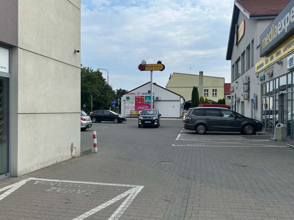Nowoczesny lokal do wynajęcia w centrum Słupcy  - 12