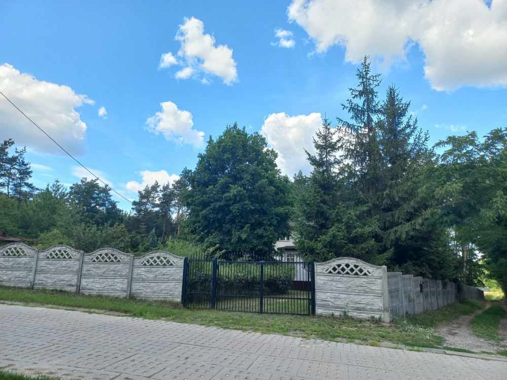 Sprzedam dom 145 m2 na działce o powierzchni 4693 m2 - 0