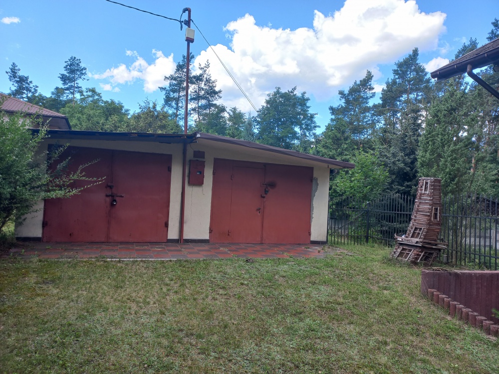 Sprzedam dom 145 m2 na działce o powierzchni 4693 m2 - 18