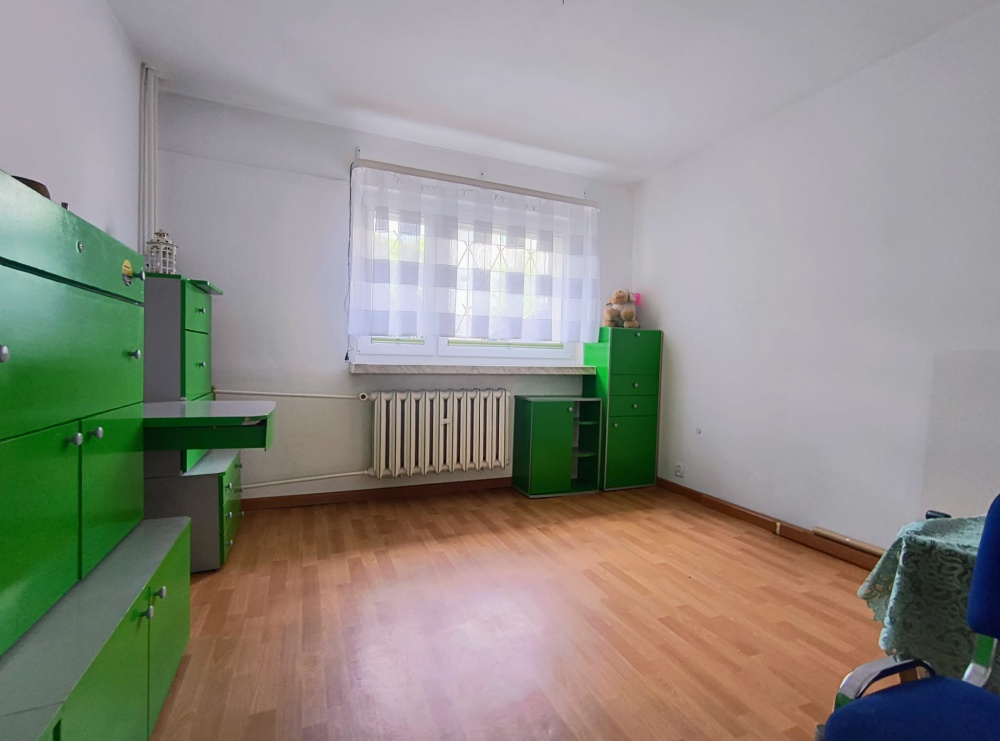 ​[BEZPOŚREDNIO] Zapomnij o problemach z parkowaniem w centrum. 3 pokoje, pełen rozkład i 8,08 m² piwnicy przy ul. Zarzewskiej 50! - 2