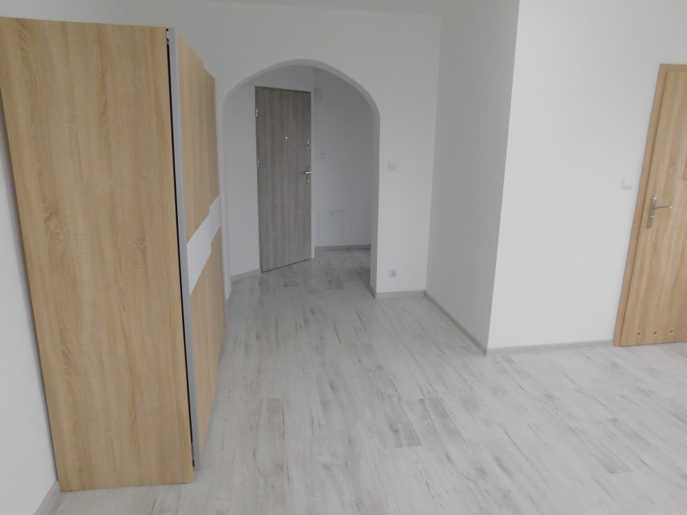 Wynajmię mieszkanie 40m przy ulicy Tarnowskiej w Żabnie - 1