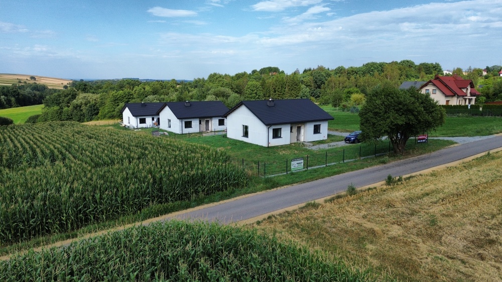 Nowoczesny dom parterowy 98 m² z pompą ciepła i dużą działką 8 arów - 3
