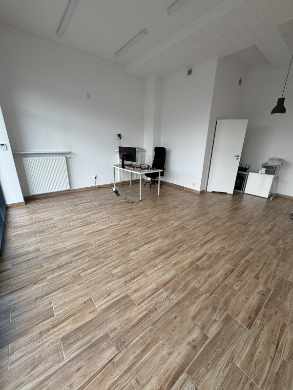 Nowoczesny lokal usługowy na Pradze Południe - 3
