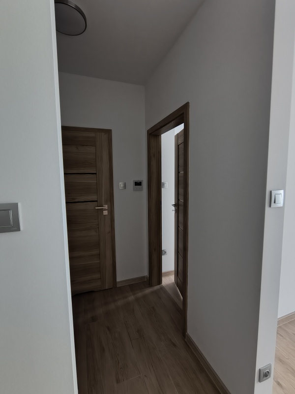 2-pokojowe mieszkanie z balkonem, miejscem w garażu i dodatkowym pomieszczeniem na korytarzu – Pułtusk, Apartamenty Mickiewicza - 15