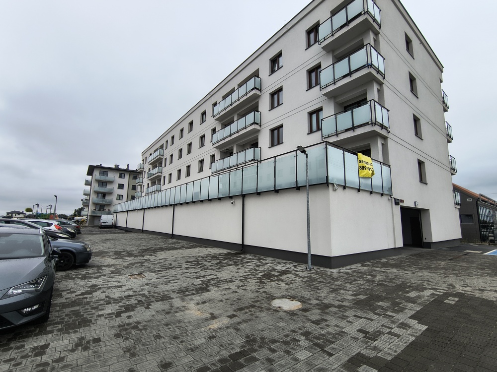 2-pokojowe mieszkanie z balkonem, miejscem w garażu i dodatkowym pomieszczeniem na korytarzu – Pułtusk, Apartamenty Mickiewicza - 0