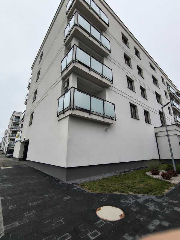 2-pokojowe mieszkanie z balkonem, miejscem w garażu i dodatkowym pomieszczeniem na korytarzu – Pułtusk, Apartamenty Mickiewicza - 1