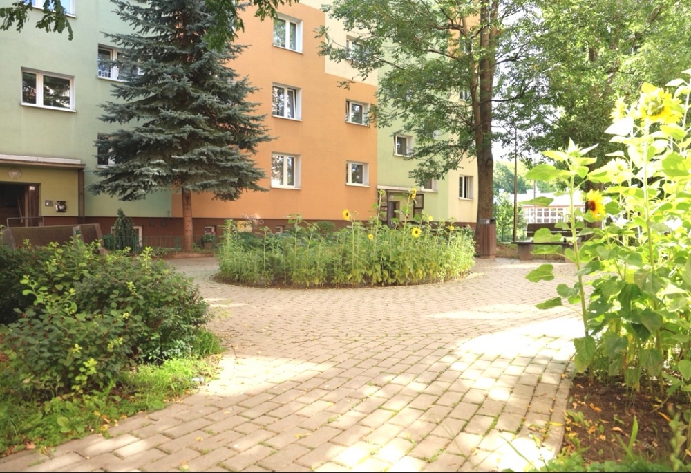 Bezpośrednio 2 pokoje 43 mkw parter ul. Broniewskiego  - 10