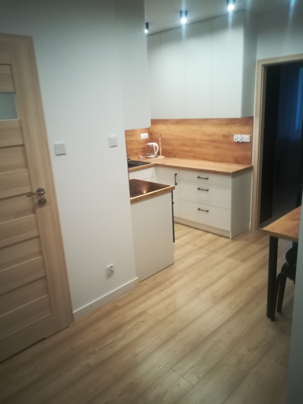 Wynajmę mieszkanie 2 pokojowe + balkon + miejsce parkingowe; Kraków, ul. Osiedle Akademickie - 3