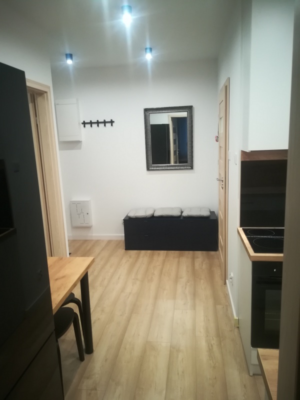 Wynajmę mieszkanie 2 pokojowe + balkon + miejsce parkingowe; Kraków, ul. Osiedle Akademickie - 10