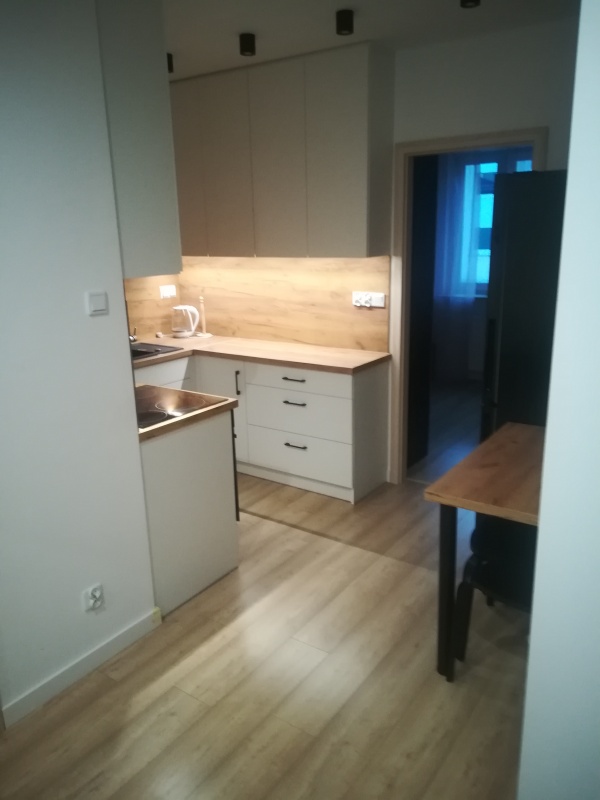 Wynajmę mieszkanie 2 pokojowe + balkon + miejsce parkingowe; Kraków, ul. Osiedle Akademickie - 14