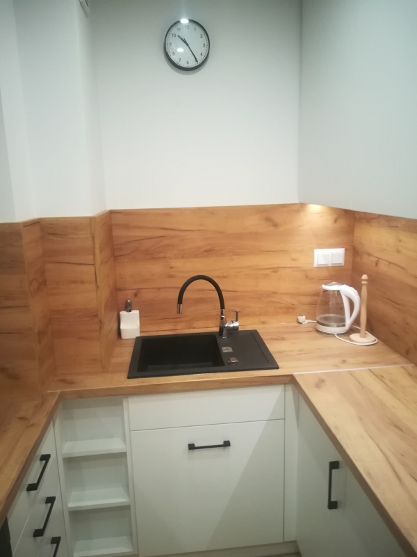 Wynajmę mieszkanie 2 pokojowe + balkon + miejsce parkingowe; Kraków, ul. Osiedle Akademickie - 18