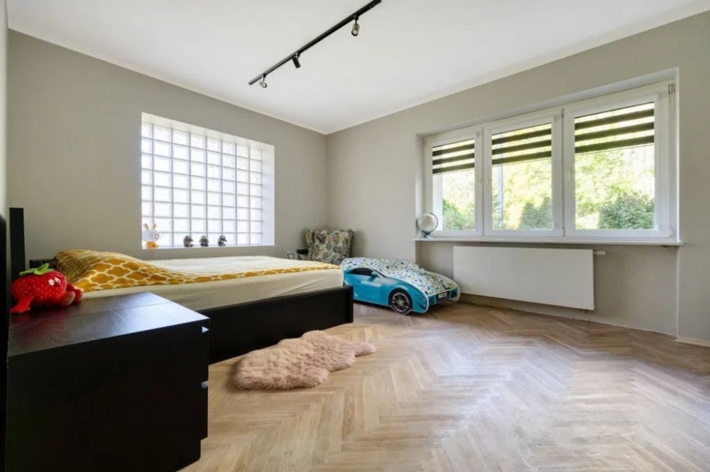 Dom 270m2 i Obiekt Usługowo-Medyczny 450m2 ul. Wycieczkowa - 17