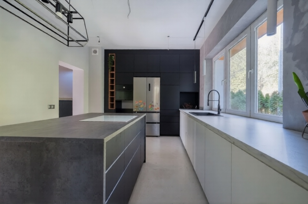 Dom 270m2 i Obiekt Usługowo-Medyczny 450m2 ul. Wycieczkowa - 9