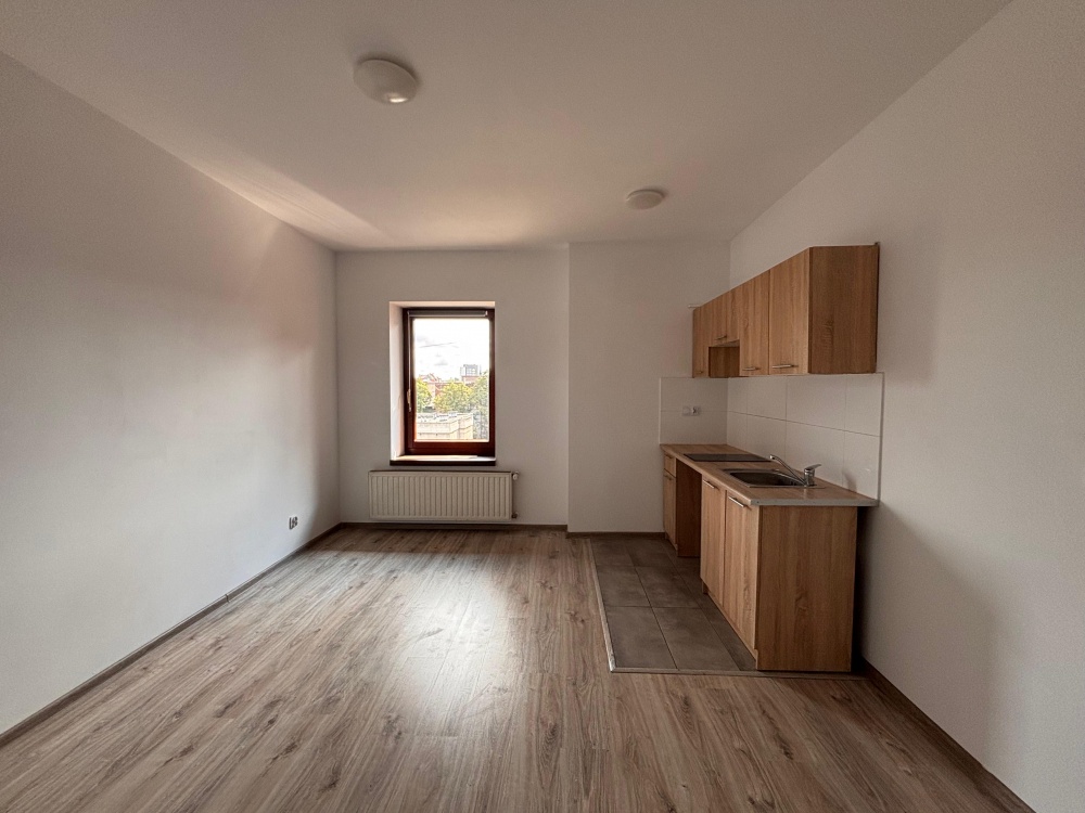 Kawalerka w centrum Bytomia || bez prowizji  - 1