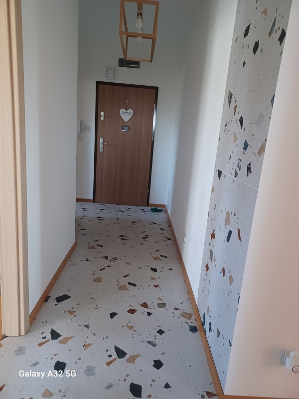 DUŻY APARTAMENT Z MOŻLIWOŚCIĄ ROZDZIELENIA+HALA GARAŻOWA 30m2 + 2 TARASY - 8