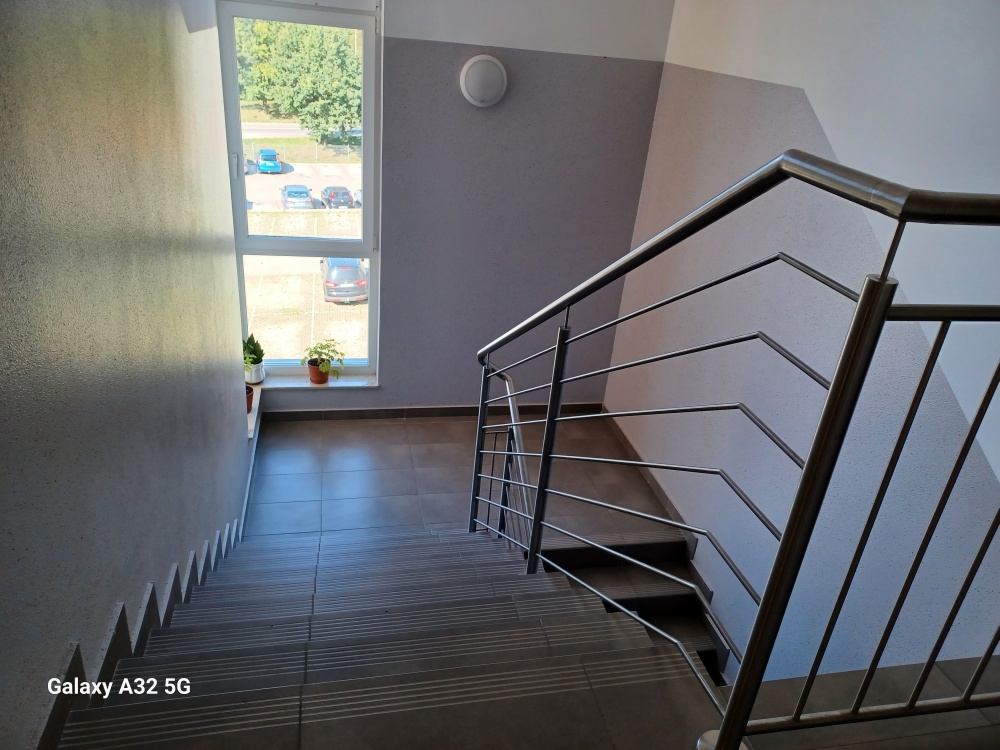 DUŻY APARTAMENT Z MOŻLIWOŚCIĄ ROZDZIELENIA+HALA GARAŻOWA 30m2 + 2 TARASY - 13