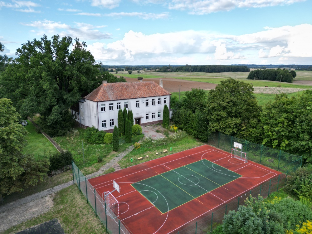 Budynek inwestycyjny na Mazurach. Dom opieki, mieszkania, usługi turystyczne. - 2