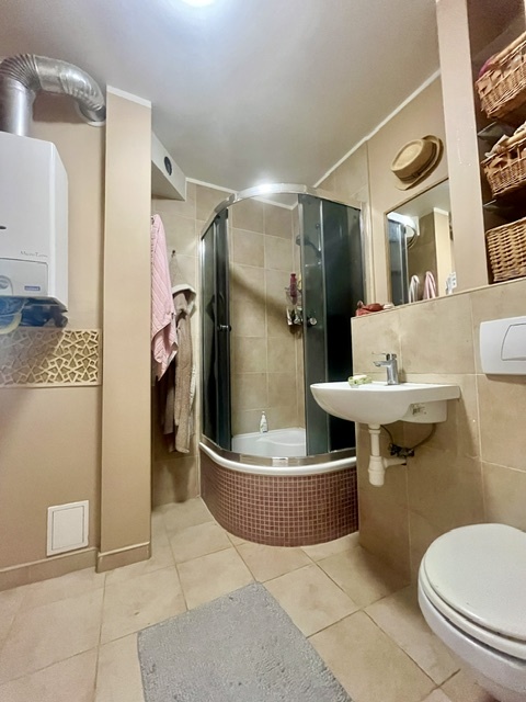 Bezpośrednio Wwa Wesoła 2 pok 40m2 + antresola 9m2, miejsce postojowe, piwnica - 4