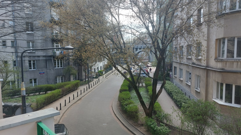 Klimatyczna kawalerka na Powiślu w kamienicy z balkonem - 3