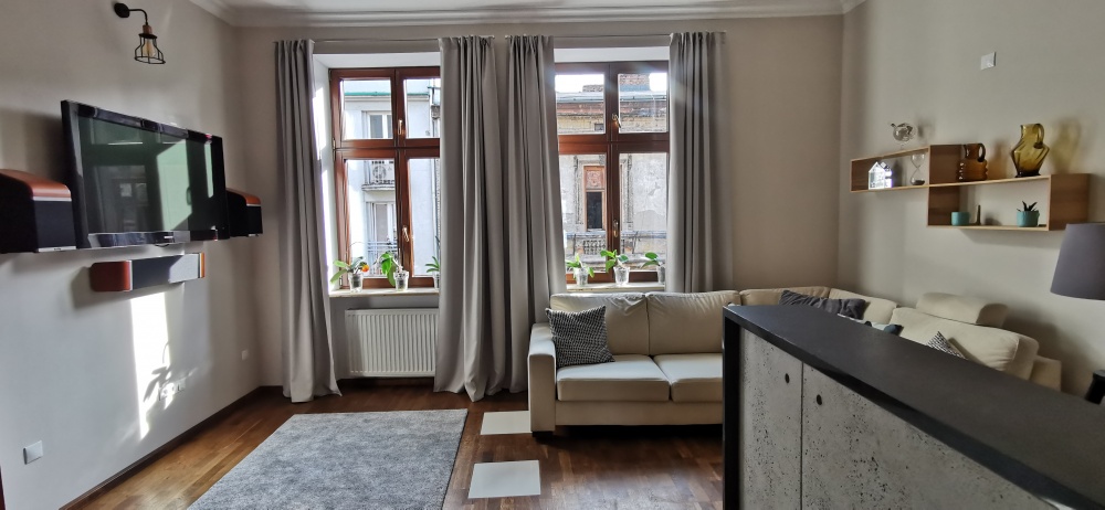 Apartament vis a vis Wawelu 80m2 3-pokoje , 2 łazienki, komfortowy - 1
