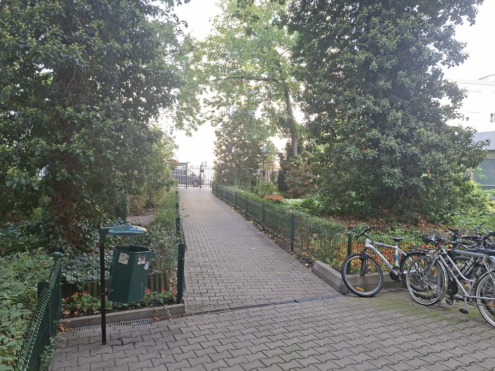 2 oddzielne pokoje z kuchnią Tamka / Kruczkowskiego na biuro i cel mieszkalny./ - 4