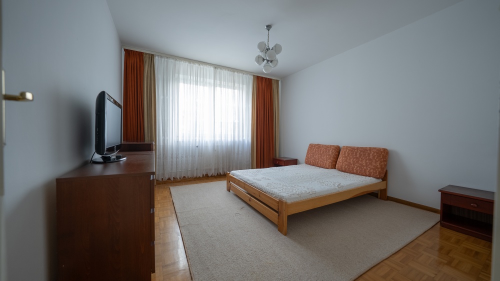 Ciche mieszkanie 3/4 pokojowe na strzeżonym osiedlu - 1